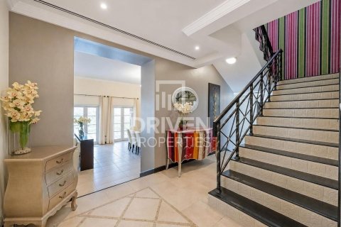 Вилла в The Villa, Дубай, 4 спальни, 606.01м², № 143057