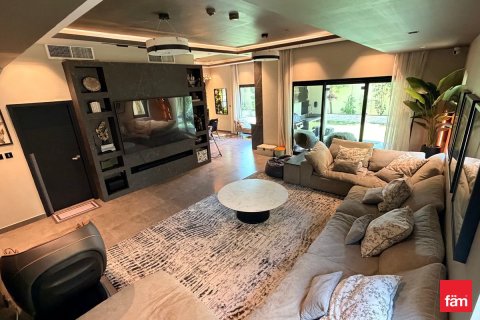 Villa in Dubai 4 bedrooms, 410.4 sq.m. № 114336
