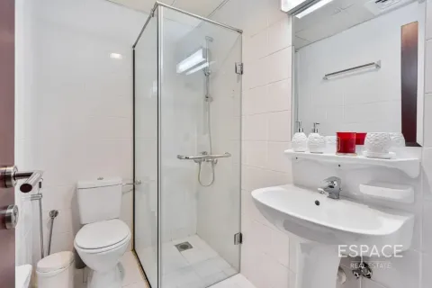 Apartment in Dubai Marina, Dubai 2 bedrooms, 229 sq.m. № 123040 - photo 11