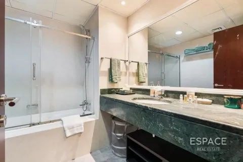 Apartment in Dubai Marina, Dubai 2 bedrooms, 229 sq.m. № 123040 - photo 8