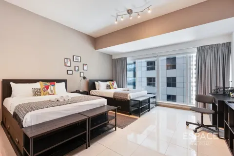 Apartment in Dubai Marina, Dubai 2 bedrooms, 229 sq.m. № 123040 - photo 16