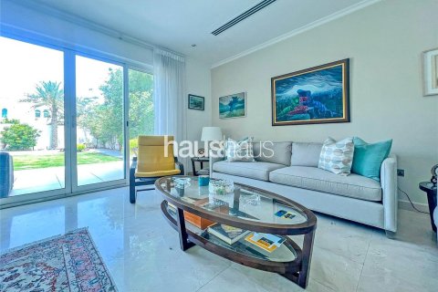 فيلا في Legacy, Jumeirah Park, دبي 4 غرف نوم, 367 م² رقم 44539 - صورة 11