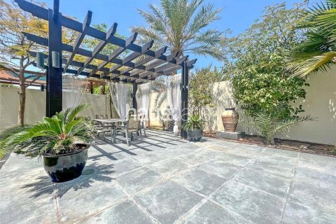 فيلا في Legacy, Jumeirah Park, دبي 4 غرف نوم, 367 م² رقم 44539 - صورة 13
