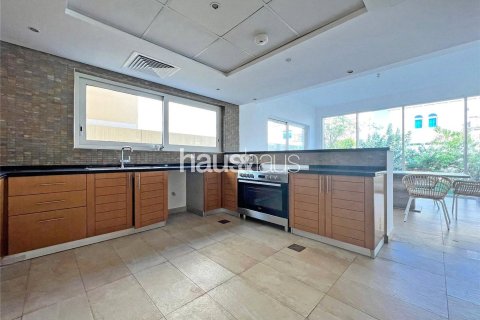 Villa à Jumeirah Park, Dubai, 4 chambres, 384 m², № 44534 - photo 16