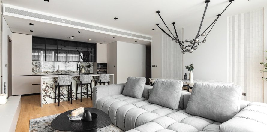 Apartment in Dubai 2 bedrooms, 165 sq.m. № 102368