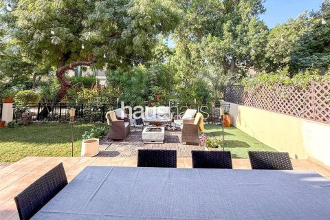 Maison de ville à Dubai Investment Park, Dubai, 3 chambres, 454 m², № 43208 - photo 2