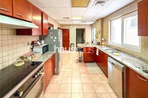 Maison de ville à Dubai Investment Park, Dubai, 3 chambres, 454 m², № 43208 - photo 7
