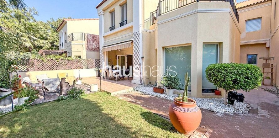 Maison de ville à Dubai Investment Park, Dubai, 3 chambres, 454 m², № 43208