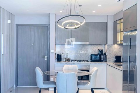 Apartamento en EMAAR Beachfront, Dubai Harbour, Dubai, 2 dormitorios, 115 m², № 72802 - foto 8