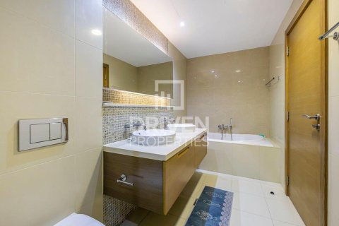 Снять в аренду квартиру в Claren Towers, Даунтаун Дубай (Даунтаун Бурдж Дубай), Дубай: 2 спальни, 114.46м², № 128540 - фото 13