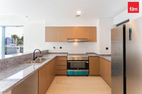 Townhouse in Dubai 5 bedrooms, 258 sq.m. № 141327 - photo 8