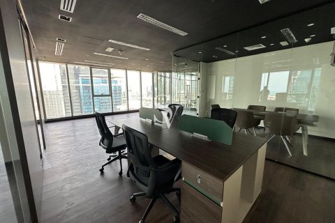 Снять в аренду офис в The Citadel Tower, Бизнес-Бэй, Дубай: 102м², № 113248 - фото 4