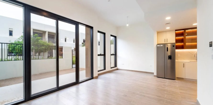 Appartement à Dubai, 3 chambres, 218 m², № 134083