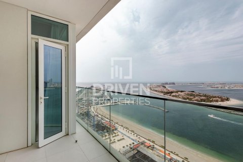 Снять в аренду квартиру в EMAAR Beachfront, Dubai Harbour, Дубай: 1 спальня, 74.32м², № 138777 - фото 6