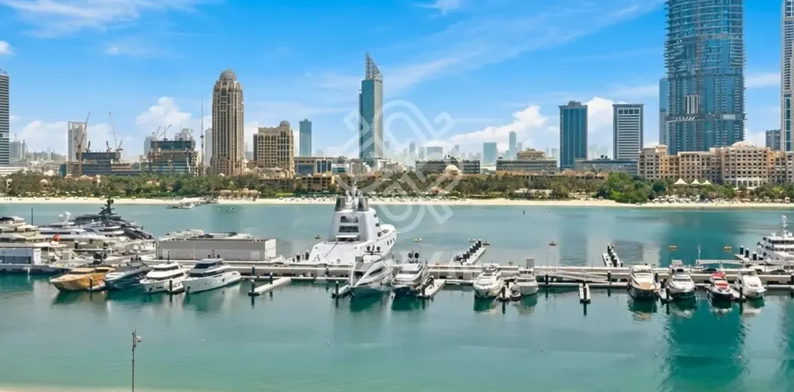 Apartment in Dubai Healthcare City, Dubai 2 bedrooms, 117 sq.m. № 109936