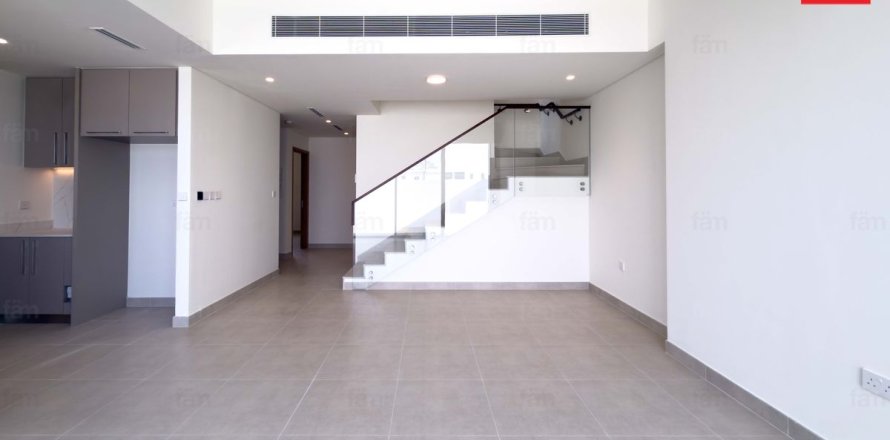 Townhouse in Dubai 4 bedrooms, 249.7 sq.m. № 139706
