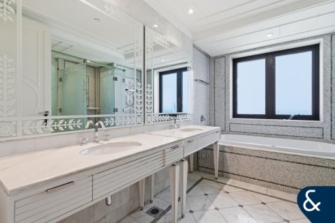 Apartment in PALAZZO VERSACE in Culture Village, Dubai 3 bedrooms, 366 sq.m. № 99009 - photo 21