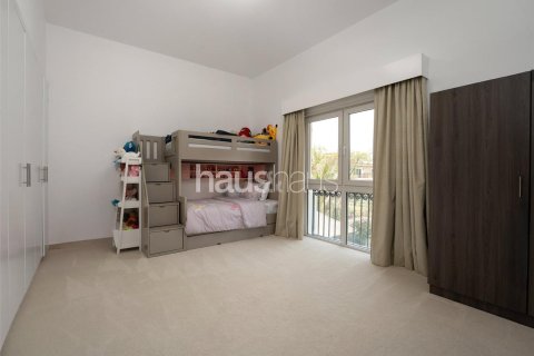 Villa à Dubai Investment Park, Dubai, 6 chambres, 674 m², № 43441 - photo 12