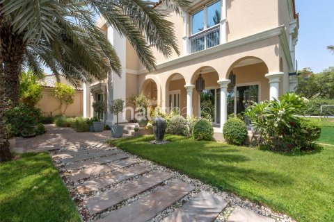 Villa à Dubai Investment Park, Dubai, 6 chambres, 674 m², № 43441 - photo 3