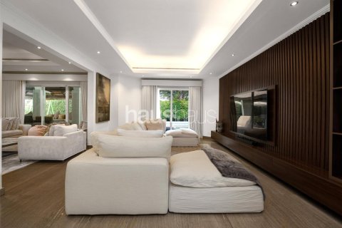Villa à Dubai Investment Park, Dubai, 6 chambres, 674 m², № 43441 - photo 4