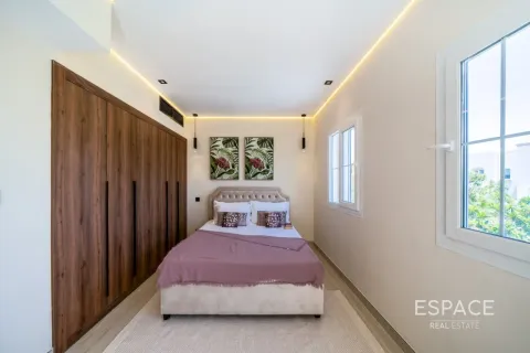 Villa in Springs 14, The Springs, Dubai 3 bedrooms, 153 sq.m. № 122333 - photo 9