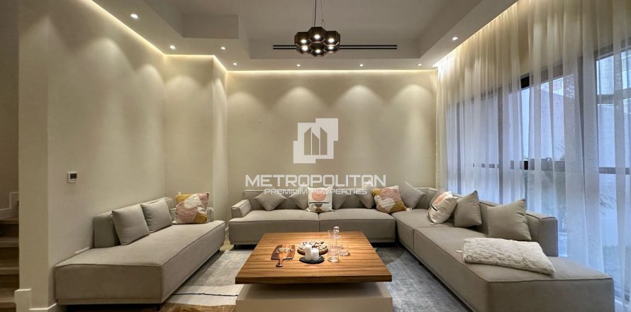 Villa en Jumeirah Village Circle, Dubai, 4 dormitorios, 338 m², № 72691