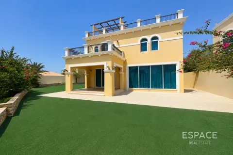 Villa in Legacy Nova Villas, Jumeirah Park, Dubai 4 bedrooms, 455 sq.m. № 122671