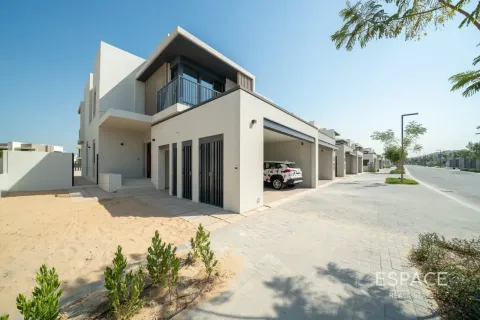 Villa in Jebel Ali, Dubai 4 bedrooms, 300 sq.m. № 122666