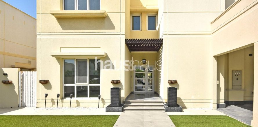 Вилла в Meadows, Дубай, 4 спальни, 353м², № 44738