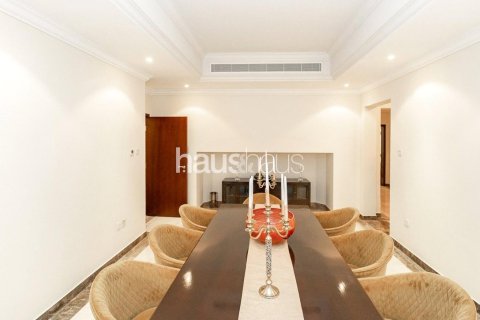 Villa in Jumeirah Islands, Dubai 4 bedrooms, 491 sq.m. № 44737 - photo 6