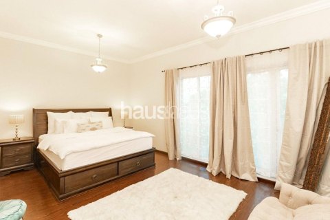 Villa in Jumeirah Islands, Dubai 4 bedrooms, 491 sq.m. № 44737 - photo 9