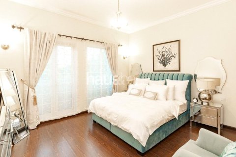Villa in Jumeirah Islands, Dubai 4 bedrooms, 491 sq.m. № 44737 - photo 14
