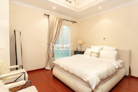 Villa in Jumeirah Islands, Dubai 4 bedrooms, 491 sq.m. № 44737 - photo 12