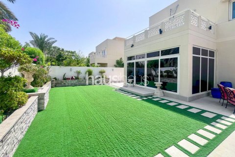 Вилла в Meadows, Дубай, 4 спальни, 376м², № 44735