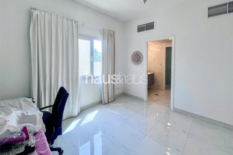 Villa en Meadows, Dubai, 4 dormitorios, 376 m², № 44735 - foto 19