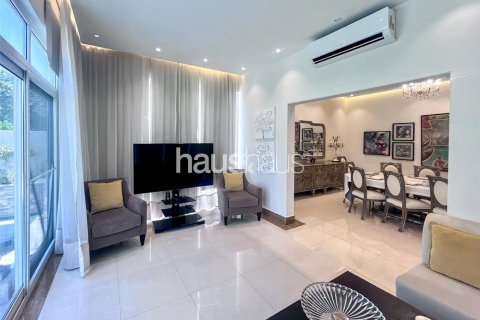 Villa en Meadows, Dubai, 4 dormitorios, 376 m², № 44735 - foto 5