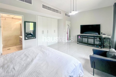Villa en Meadows, Dubai, 4 dormitorios, 376 m², № 44735 - foto 15