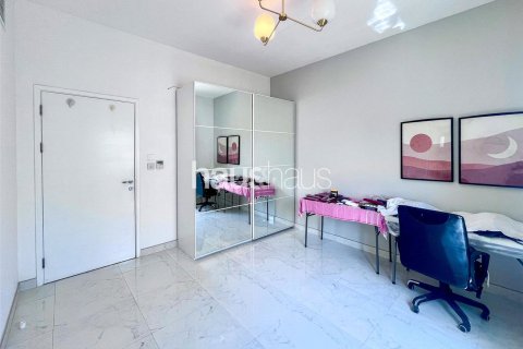 Villa en Meadows, Dubai, 4 dormitorios, 376 m², № 44735 - foto 18