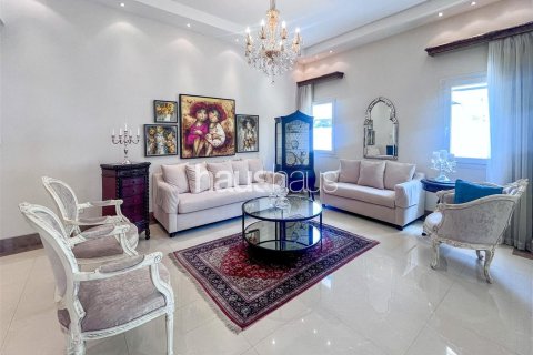 Villa en Meadows, Dubai, 4 dormitorios, 376 m², № 44735 - foto 9