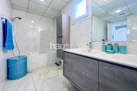 Villa en Meadows, Dubai, 4 dormitorios, 376 m², № 44735 - foto 17