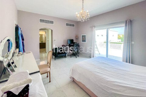 Villa en Meadows, Dubai, 4 dormitorios, 376 m², № 44735 - foto 16