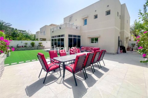 Villa en Meadows, Dubai, 4 dormitorios, 376 m², № 44735 - foto 11