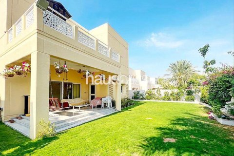 Villa in Meadows, Dubai 4 bedrooms, 381 sq.m. № 44736 - photo 7