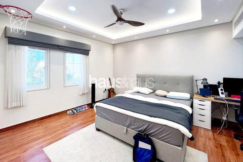 Villa in Meadows, Dubai 4 bedrooms, 381 sq.m. № 44736 - photo 8