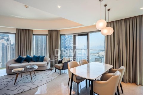 Снять в аренду квартиру в Address Harbour Point, Dubai Creek Harbour (The Lagoons), Дубай: 2 спальни, 102.38м², № 128965 - фото 2
