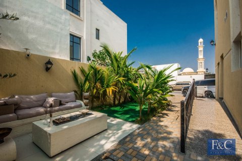 Villa en Al Quoz, Dubai, 4 dormitorios, 334 m², № 103798 - foto 9