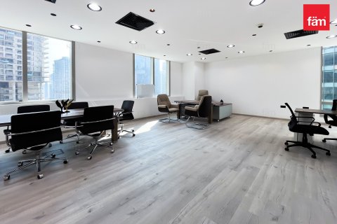 Снять в аренду офис в Бизнес-Бэе, Дубай: 107.5м², № 124958 - фото 2