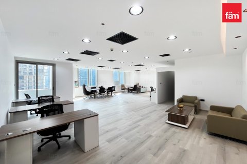 Снять в аренду офис в Бизнес-Бэе, Дубай: 107.5м², № 124958 - фото 16