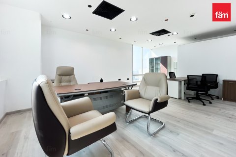 Снять в аренду офис в Бизнес-Бэе, Дубай: 107.5м², № 124958 - фото 4