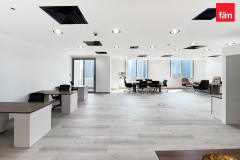 Снять в аренду офис в Бизнес-Бэе, Дубай: 107.5м², № 124958 - фото 3